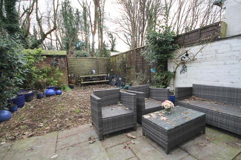 14 Southdown Road, Carshalton, SM5 4LT