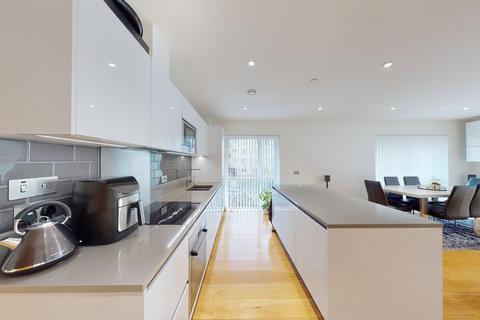 3 bedroom apartment for sale - John Harrison Way, London, SE10