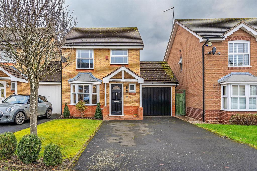 Barwell Close, Dorridge 3 bed link detached house - £1,800 pcm (£415 pw)