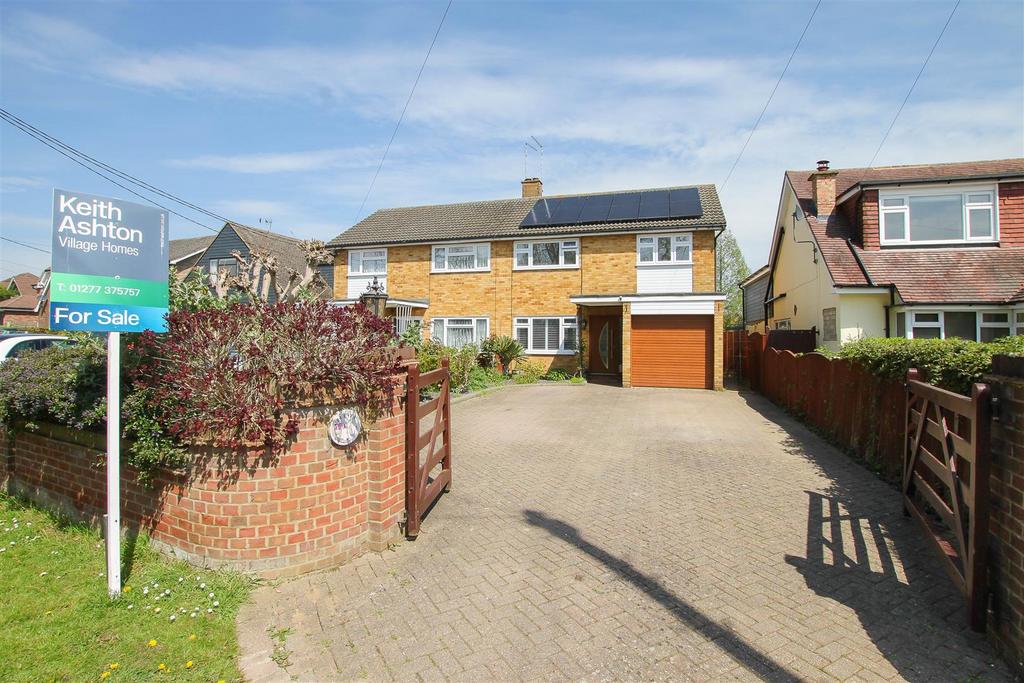 Wyatts Green Road, Wyatts Green, Brentwood 3 bed semidetached house for sale £525,000