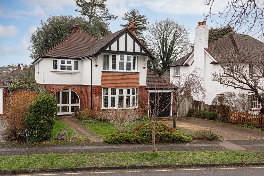 Hookfield, Epsom 4 bed detached house £1,250,000