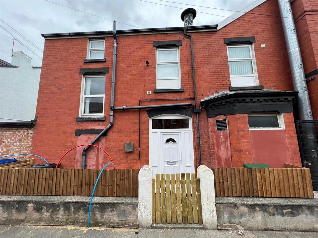 Ashdale Road, Waterloo, Liverpool 2 bed flat £650 pcm (£150 pw)