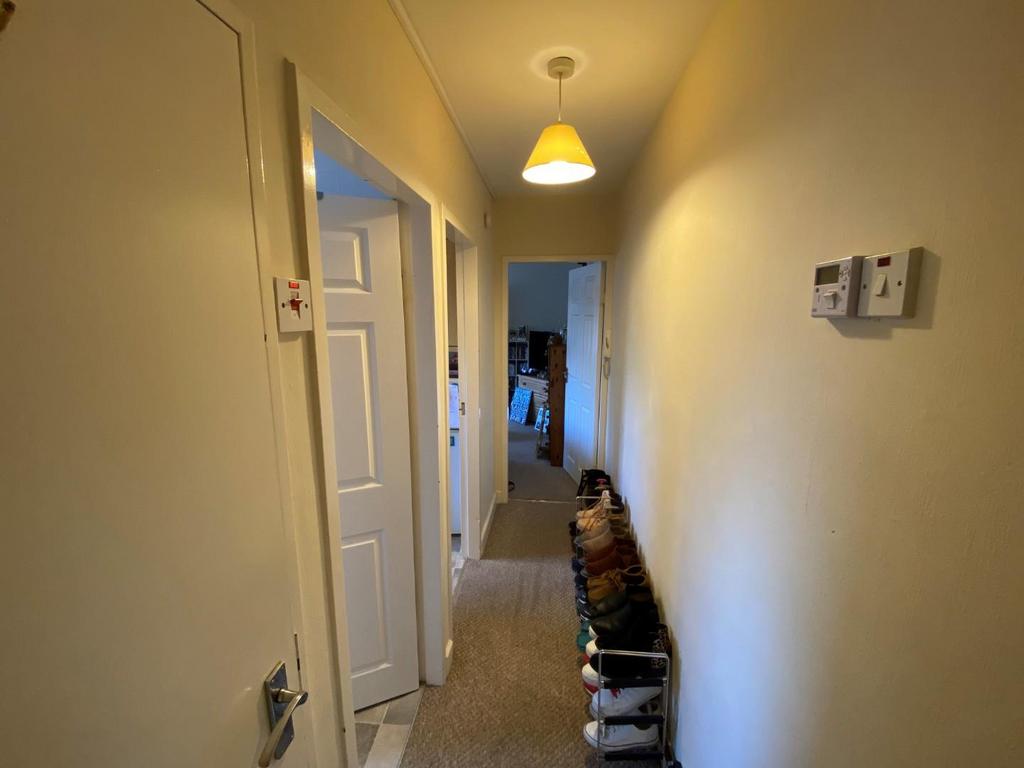 Dingle Court, Solihull, West Midlands 1 bed flat £130,000