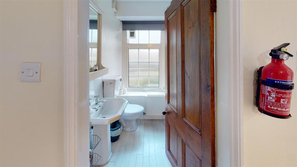1-Ledesway-Bathroom.jpg