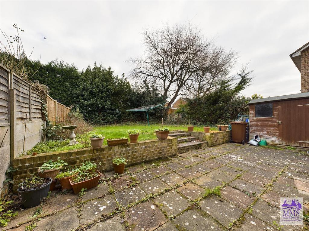 View Road, Cliffe Woods, Rochester 3 bed semidetached house £325,000