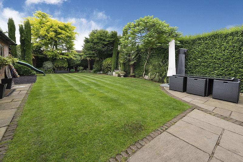 9 heath close 375171 gdn1 800px.jpg