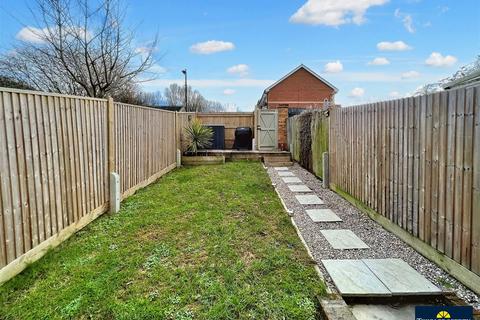 11 Beechfield Close, Stone Cross, Pevensey, BN24 5FH
