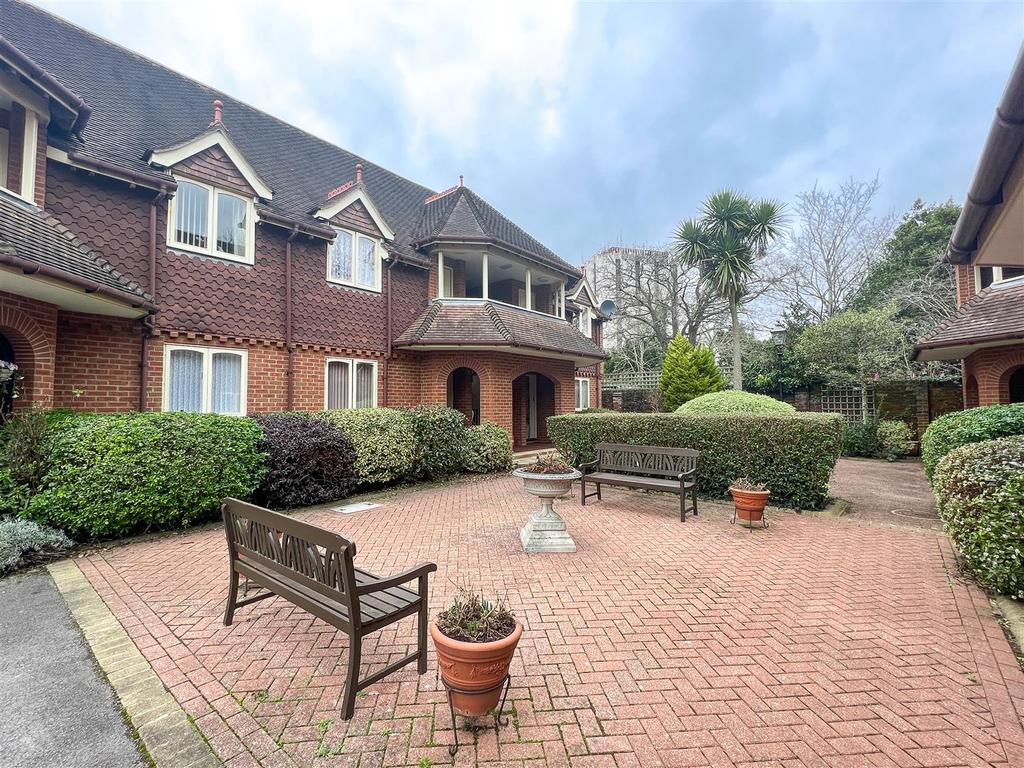 High Street, Fareham 1 bed flat for sale £150,000