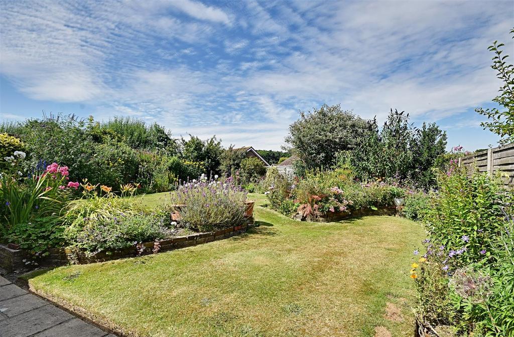 Summer Hill Road, BexhillOnSea 3 bed detached bungalow for sale £