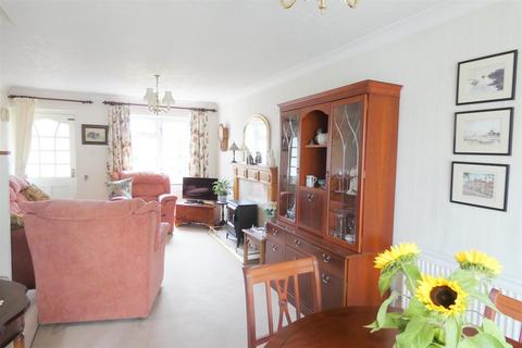 8 Foxford Close, Sutton Coldfield, B72 1YT