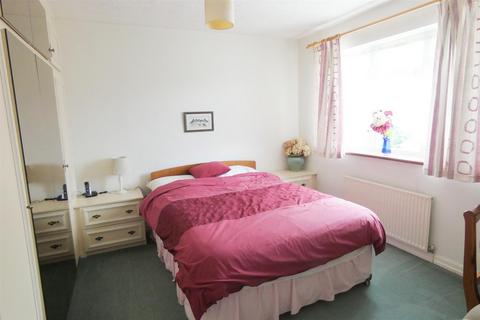 8 Foxford Close, Sutton Coldfield, B72 1YT