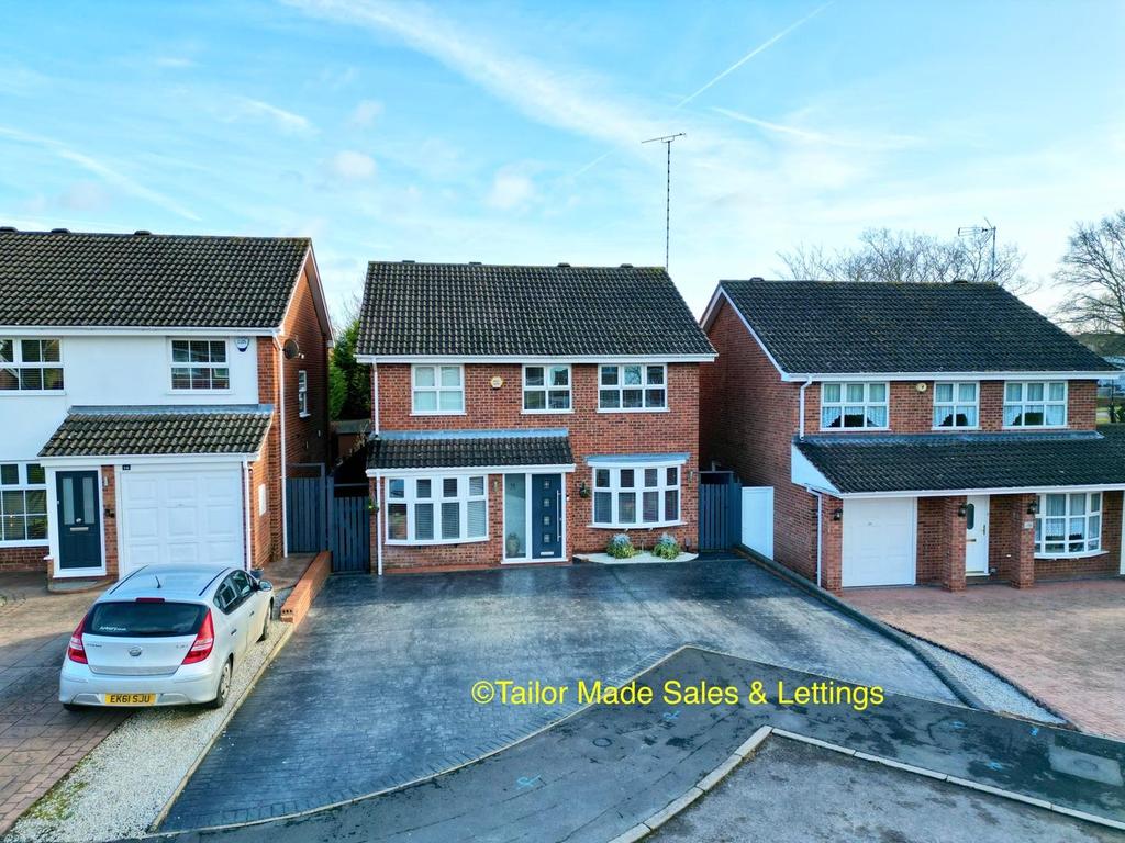 Leacrest Road, Keresley Coventry 4 bed detached house £415,000