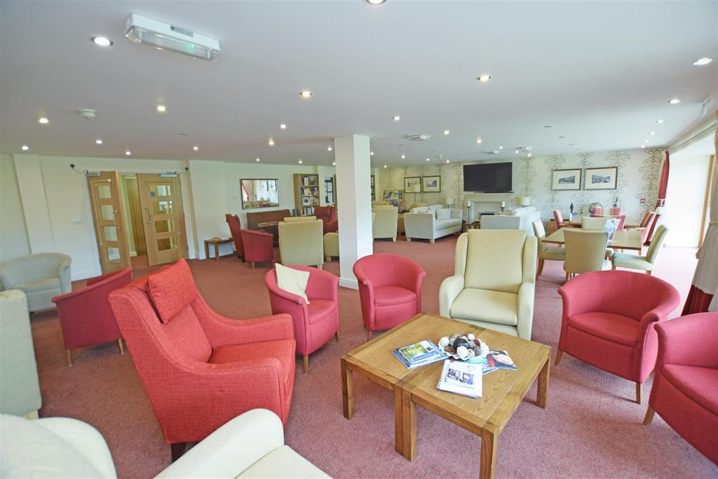 Homeowners Lounge