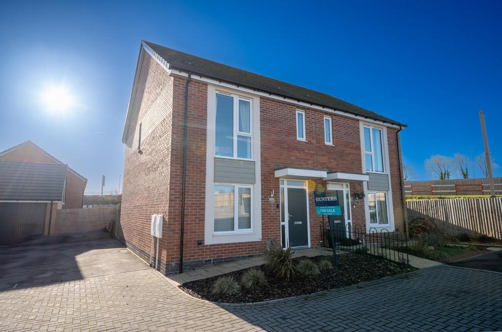 Tupton Road, Clay Cross, Chesterfield, S45 9FL 3 bed semidetached