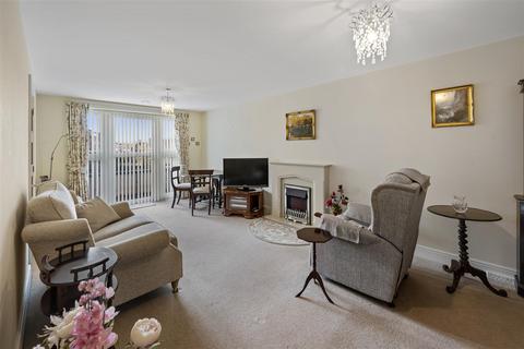 1 bedroom apartment for sale - Humphrey Court, The Oval, Stafford, ST14 4SD