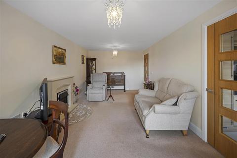 1 bedroom apartment for sale - Humphrey Court, The Oval, Stafford, ST14 4SD