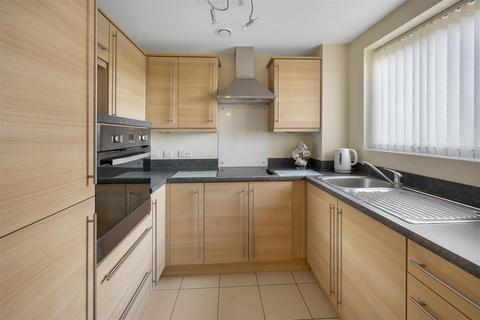 1 bedroom apartment for sale - Humphrey Court, The Oval, Stafford, ST14 4SD