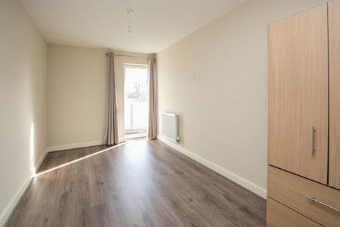 2 bedroom flat to rent - Otter Way, West Drayton, UB7