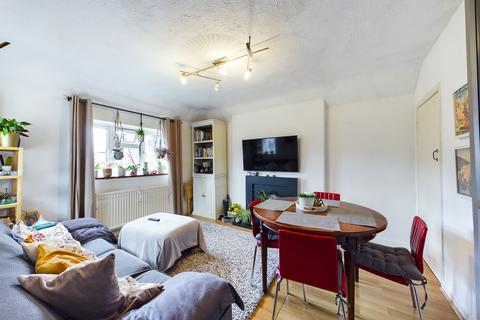 2 bedroom maisonette to rent - West Ways, York Road, Northwood Hills, HA6
