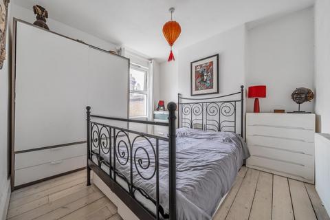 3 Engleheart Road, London, SE6 2HN