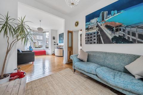 3 Engleheart Road, London, SE6 2HN