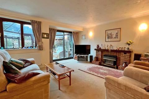3 bedroom semi-detached house for sale - Kensington Park, Milford on Sea, Lymington, Hampshire, SO41
