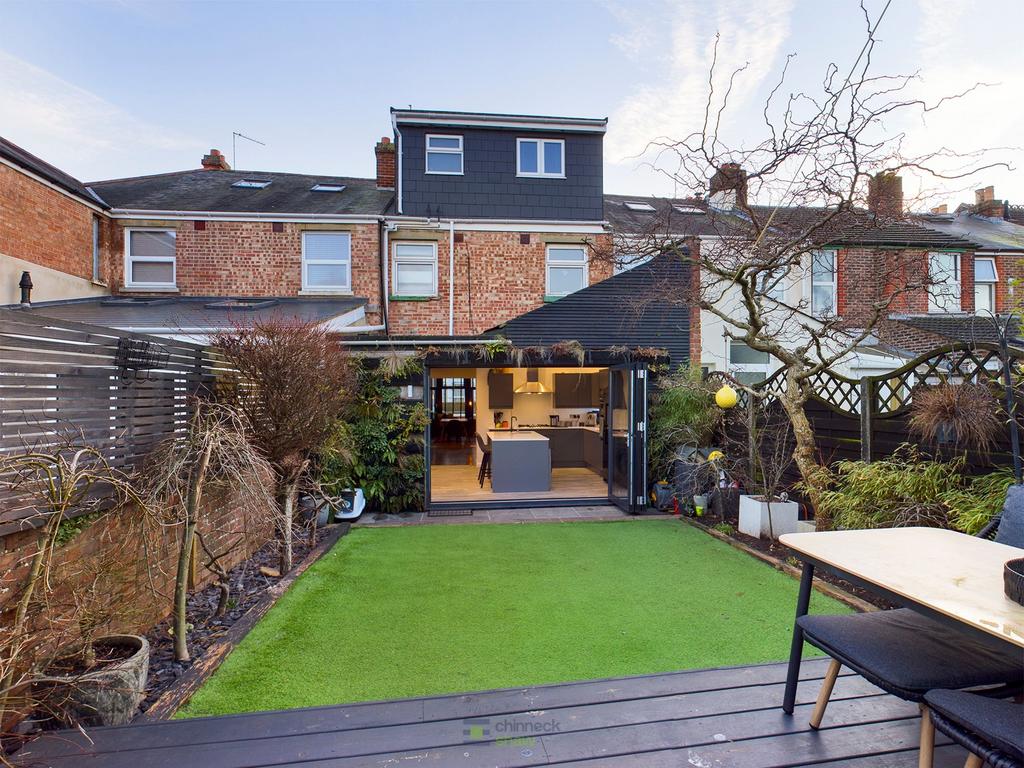St. Chads Avenue, Portsmouth, PO2 5 bed terraced house £400,000