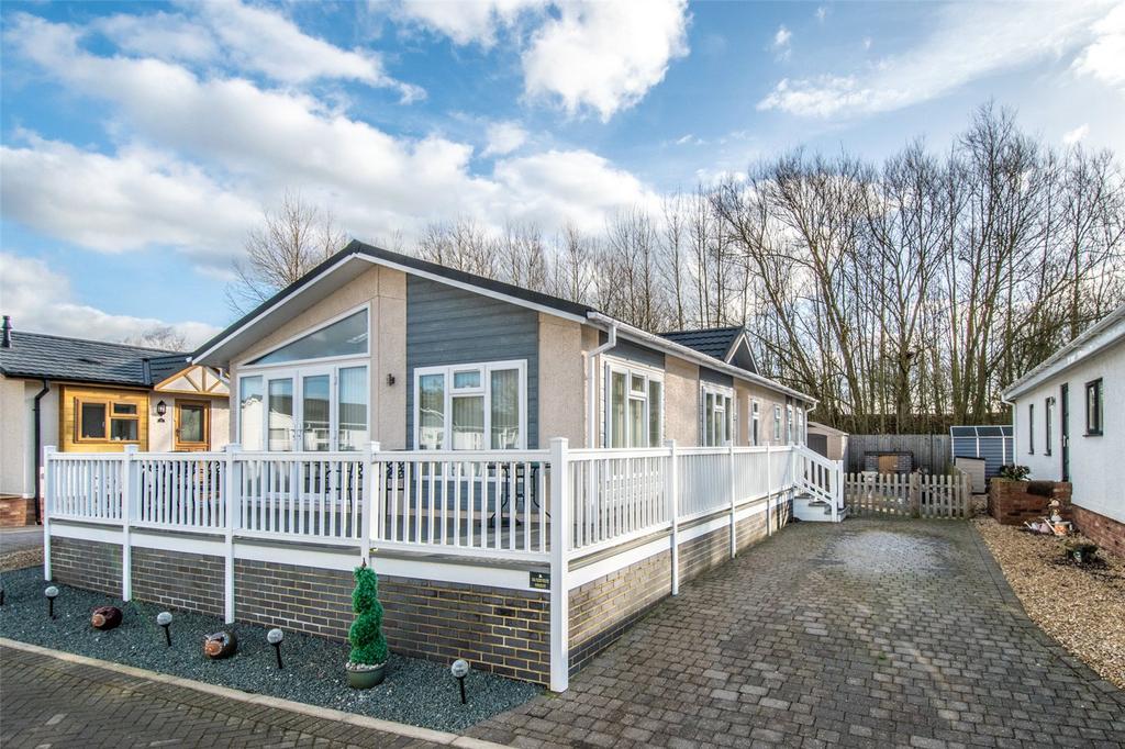 Station Road, Salford Priors, Evesham, Warwickshire, WR11 2 bed detached house for sale £220,000