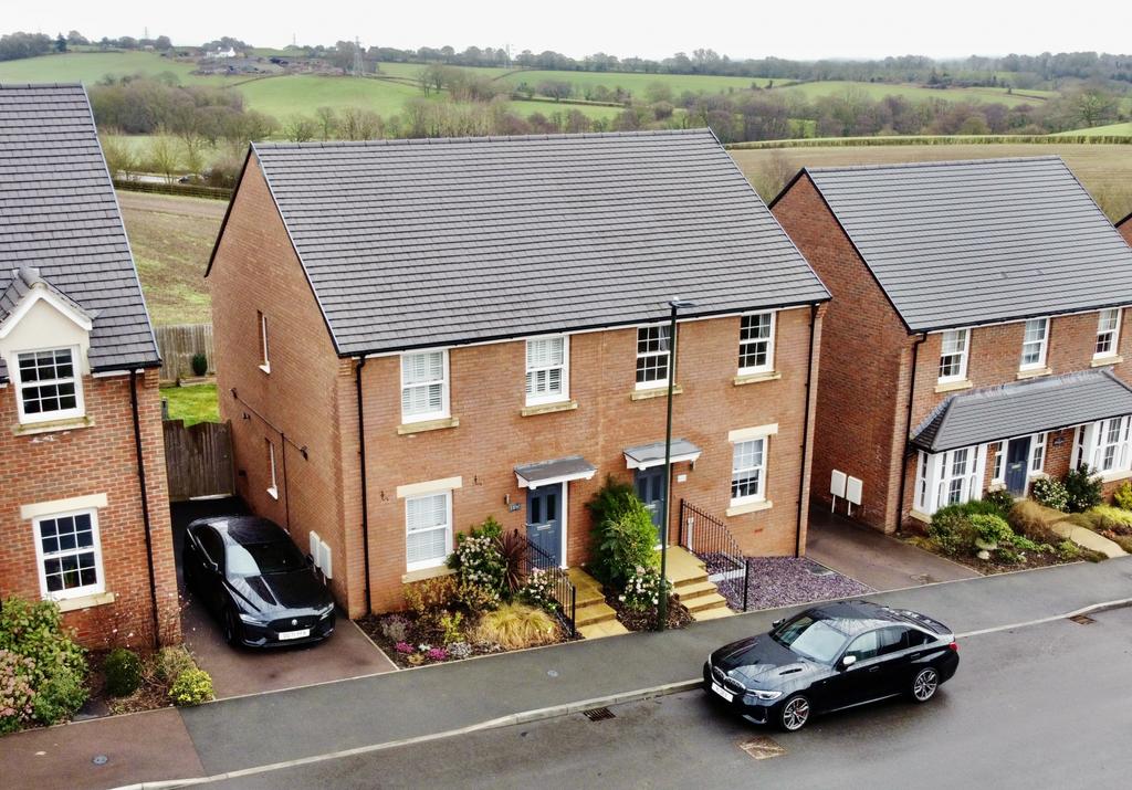 Abbots gate, lydney, gloucestershire, gl15 4 bq