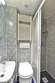 Studio to rent, Fairholme Road, West Kensington, London, W14