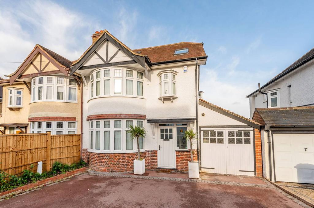 Sandy Way, Shirley, Croydon, CR0 4 bed terraced house £2,750 pcm (£