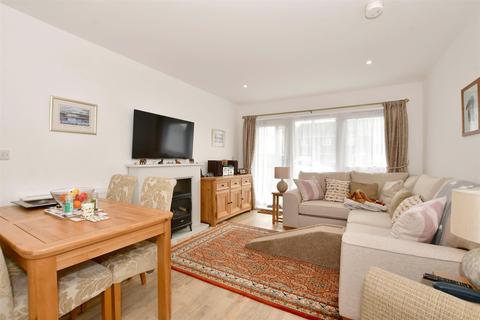 2 bedroom ground floor flat for sale - Queens Road, Littlestone, Kent