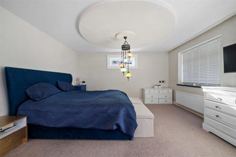 4 bedroom detached house for sale - Main Road, Llantwit Fardre, Pontypridd, CF38 2EW