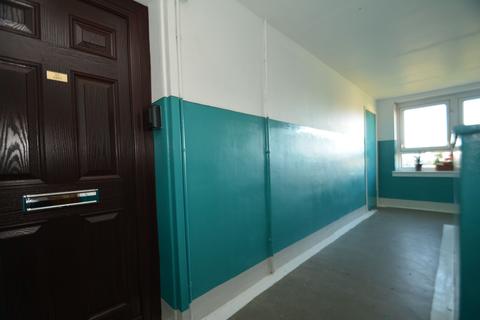 Flat 2/2, 16 Heathcot Place, Glasgow, G15 8NZ