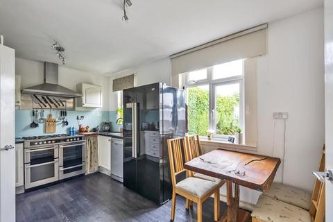 7 Harper Road, Crewkerne, TA18 8ED