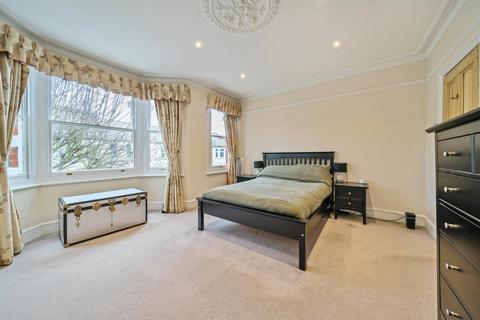 63 Vanderbilt Road, London, SW18 3BG
