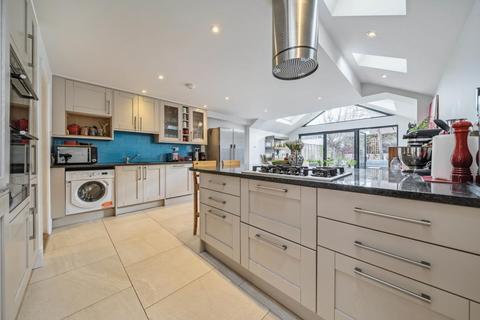 63 Vanderbilt Road, London, SW18 3BG