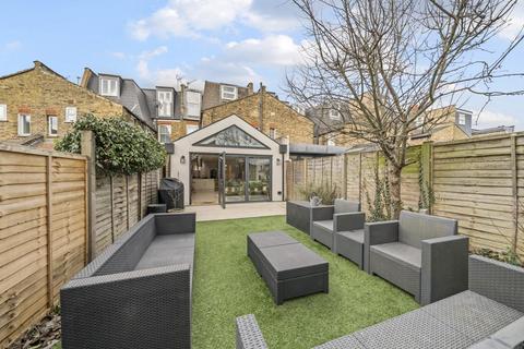 63 Vanderbilt Road, London, SW18 3BG