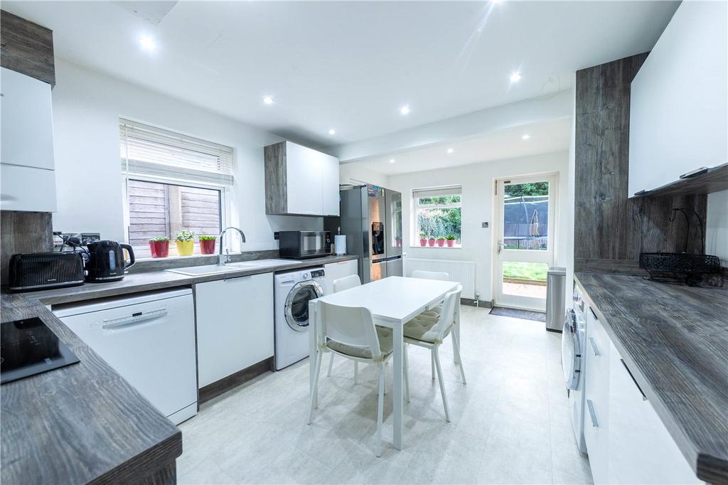Vale Close, Harpenden, Hertfordshire 3 bed semidetached house £699,950