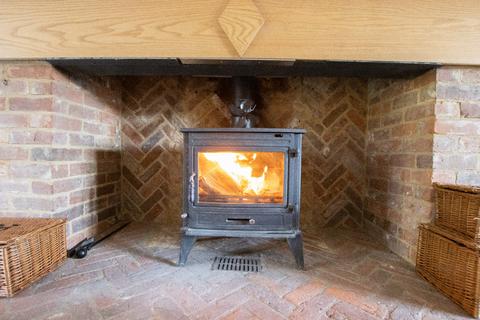 4 bedroom farm house to rent, Common Road, West Bilney