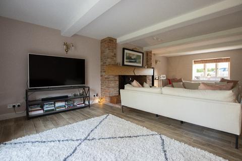 4 bedroom farm house to rent, Common Road, West Bilney