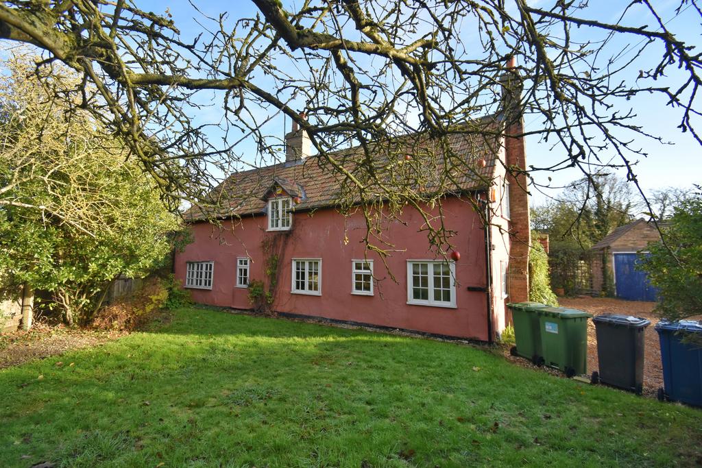 Balsham Road, Fulbourn 4 bed cottage £2,000 pcm (£462 pw)