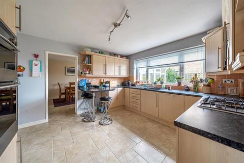 4 bedroom semi-detached house for sale - Spire View Road, Louth, LN11 8SL