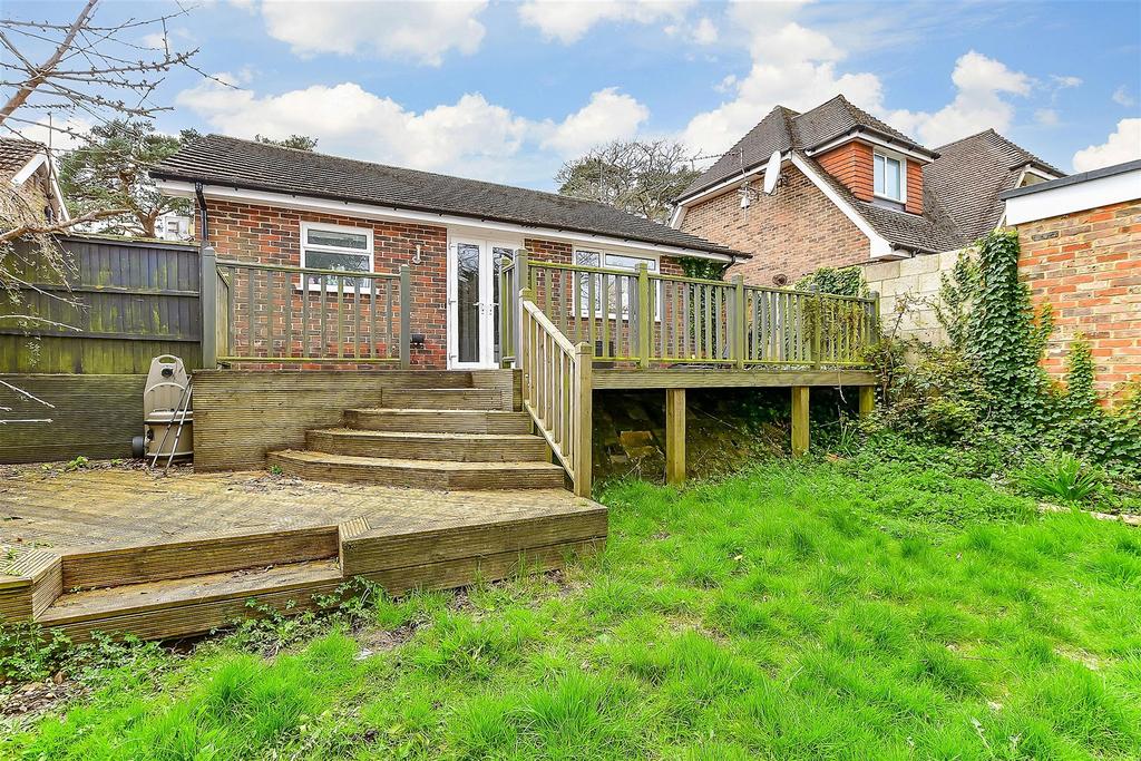 Fermor Road, Crowborough, East Sussex 3 bed detached bungalow for sale £440,000