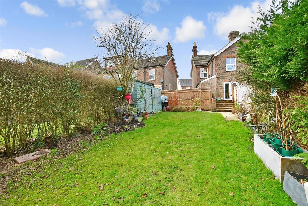 Queens Road, Crowborough, East Sussex 2 bed semidetached house £425,000