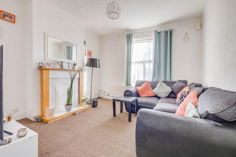 76b Hamlet Road, Southend-on-sea, SS1 1HH