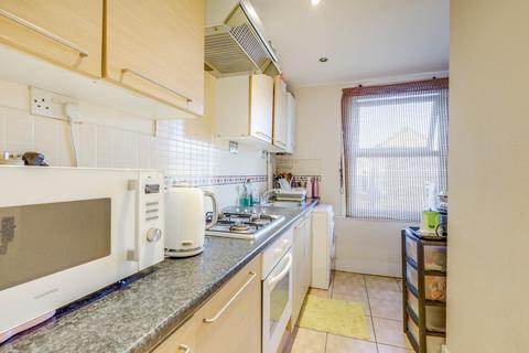 76b Hamlet Road, Southend-on-sea, SS1 1HH