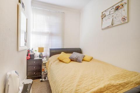 76b Hamlet Road, Southend-on-sea, SS1 1HH