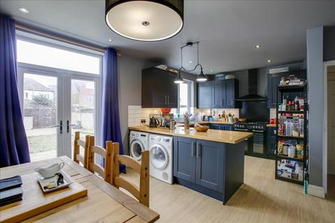 4 bedroom house for sale, Wilfrid Gardens, Acton, W3