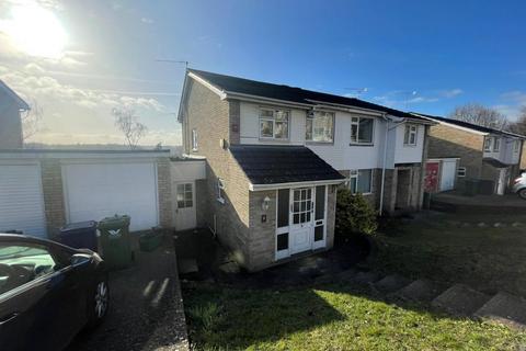 3 bedroom semi-detached house to rent, Partridge Way, Hp13